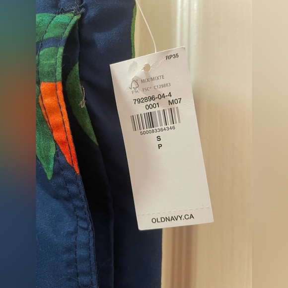 Old Navy Men’s swim trunks - Small - OFMD - Picture 6 of 7